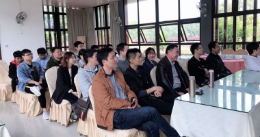 凝聚產(chǎn)生力量，團(tuán)結(jié)誕生希望